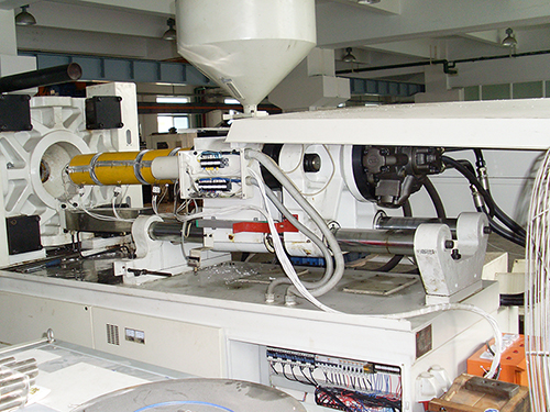 Chauffage par Induction pour les Machines de Traitement des Plastiques