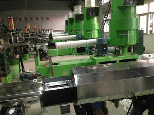 Chauffage par Induction pour les Machines de Traitement des Plastiques